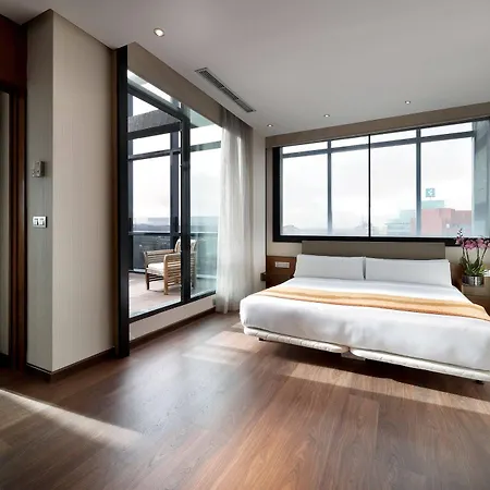 Hotel Crisol Puerta De